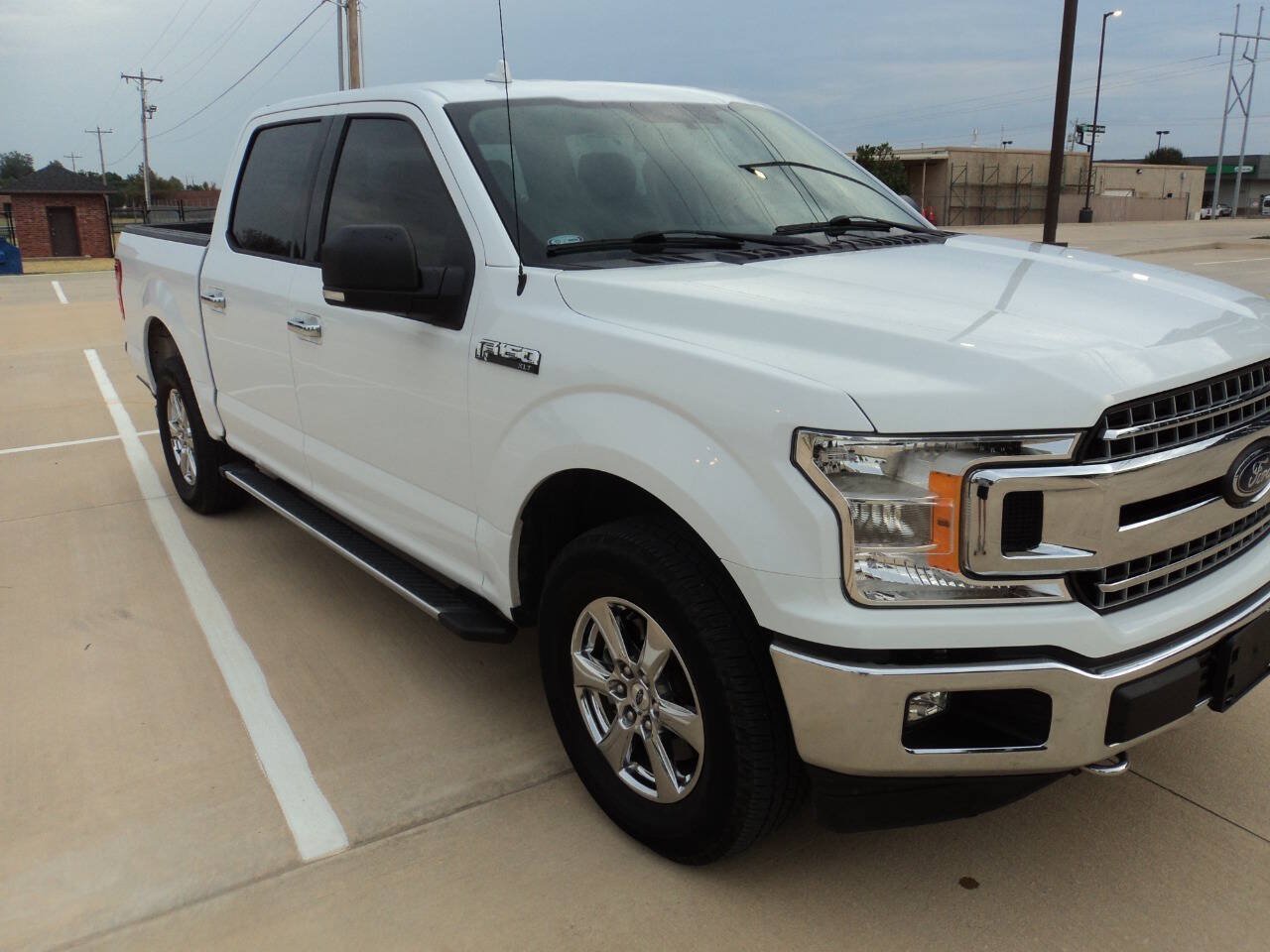 Used 2018 Ford F150 XLT w/ Equipment Group 302A Luxury AWD/4WD image 2