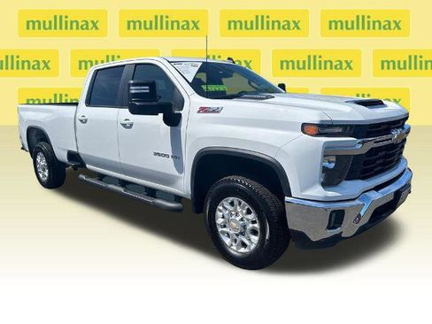 Used 2024 Chevrolet Silverado 3500 LT w/ Convenience Package AWD/4WD image 1