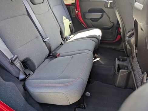 Used 2025 Jeep Wrangler Unlimited Rubicon image 28