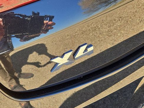 Used 2023 BMW X4 M40i image 12