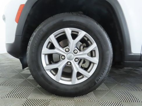 Used 2022 Jeep Grand Cherokee Limited image 31