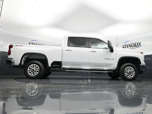 Used 2025 Chevrolet Silverado 2500 LT w/ Convenience Package image 24