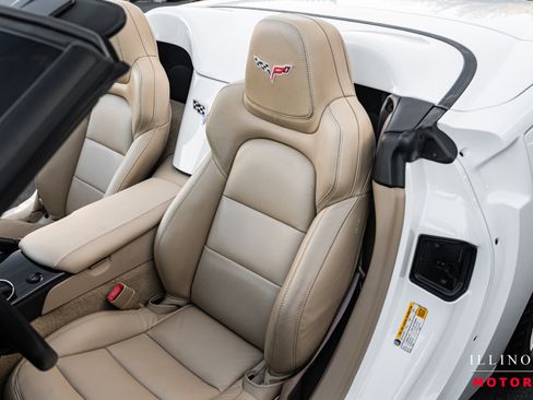 Used 2012 Chevrolet Corvette Convertible w/ 2LT Preferred Equipment Group image 16