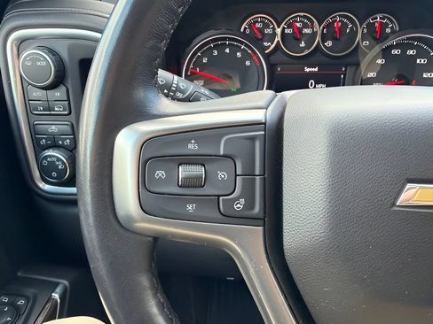 Used 2021 Chevrolet Silverado 1500 LT AWD/4WD image 18