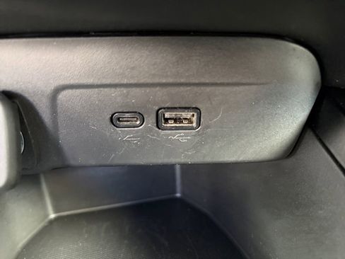 Used 2025 Chevrolet Trax LT w/ LT Convenience Package image 14