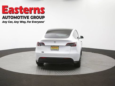 Used 2022 Tesla Model Y Long Range AWD/4WD image 32