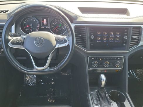 Used 2020 Volkswagen Atlas Cross Sport SE w/ Panoramic Sunroof Package image 11