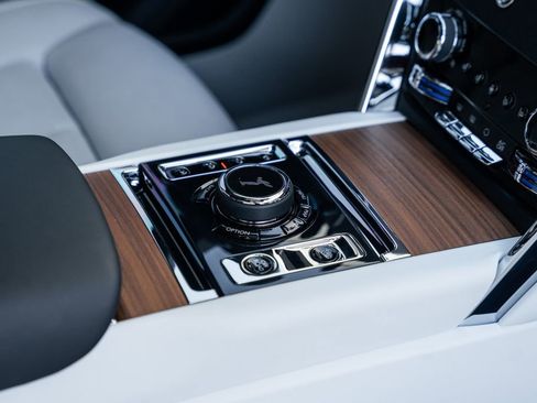 Used 2022 Rolls-Royce Cullinan image 40