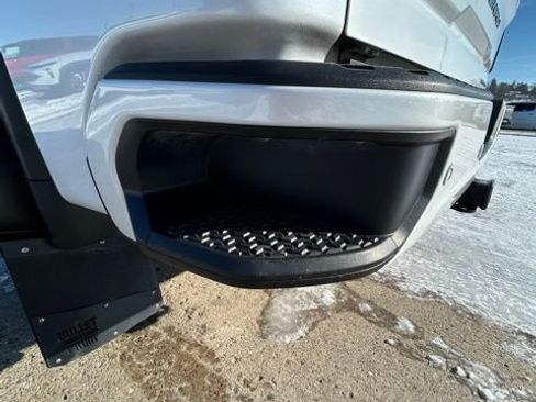 Used 2021 GMC Sierra 3500 Denali w/ Denali Ultimate Package image 24