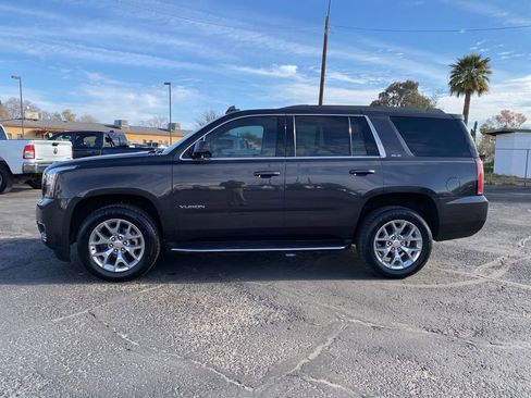 Used 2017 GMC Yukon SLE image 3