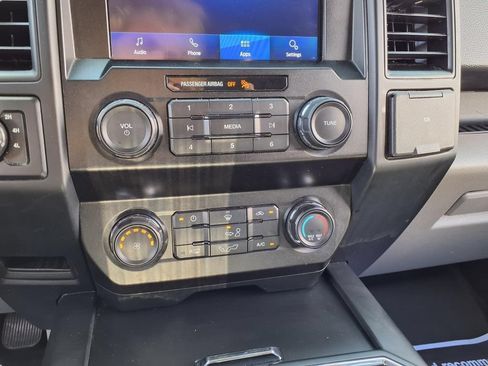 Used 2019 Ford F150 XL w/ Equipment Group 101A Mid AWD/4WD image 10