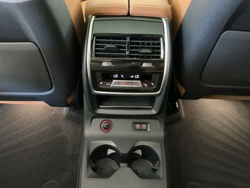 Certified 2024 BMW X7 xDrive40i w/ Premium Package image 31