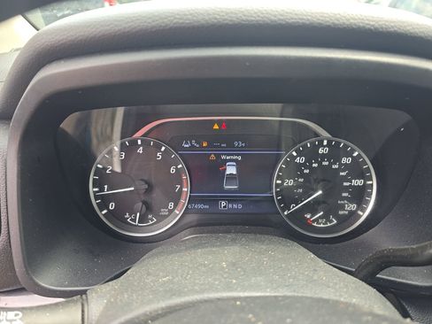 Used 2022 Nissan Titan SV RWD image 8
