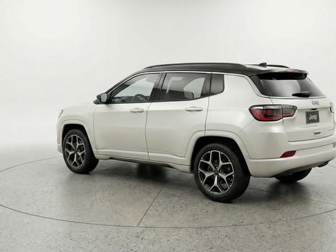 Used 2025 Jeep Compass Limited AWD/4WD image 6