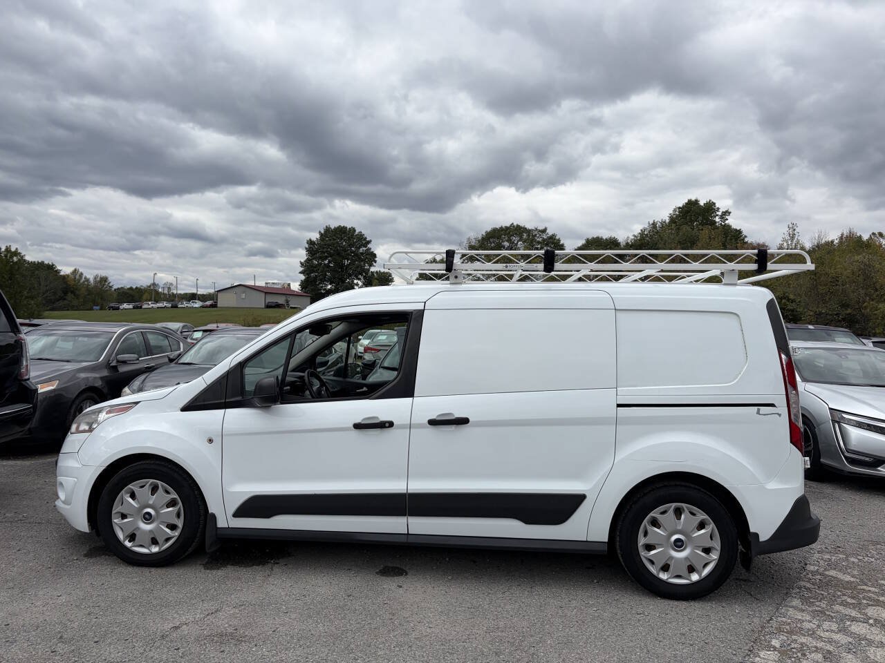 Used 2017 Ford Transit Connect XLT FWD image 4