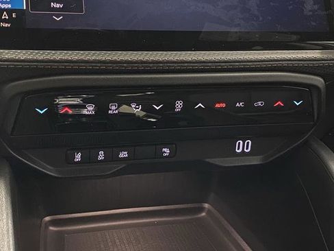 New 2026 Jeep Cherokee Overland w/ Trailer Tow Group image 44