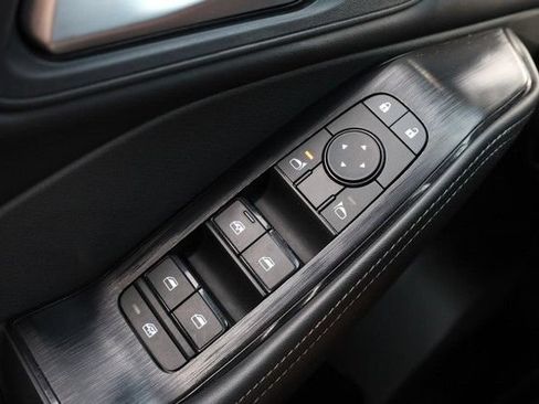 Certified 2025 Nissan Rogue SV FWD image 17
