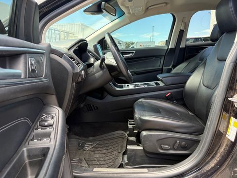 Used 2021 Ford Edge Titanium AWD/4WD image 12