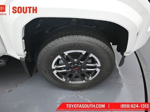 New 2026 Toyota Tacoma TRD Sport w/ TRD Sport Upgrade Package AWD/4WD image 33