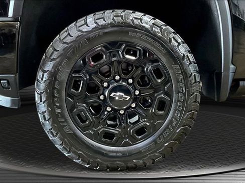 Used 2024 Chevrolet Silverado 2500 High Country w/ Midnight Edition AWD/4WD image 32