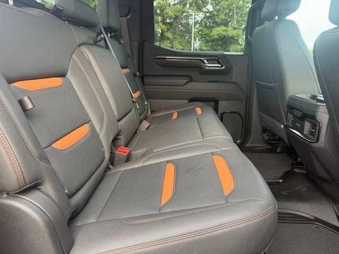 Used 2024 GMC Sierra 1500 AT4 w/ Technology Package AWD/4WD image 12