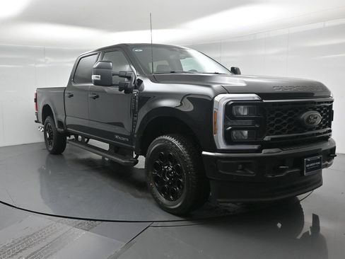 New 2026 Ford F250 Lariat w/ Black Appearance Package image 55