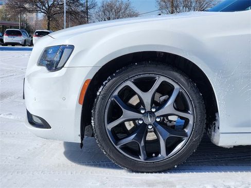 Used 2023 Chrysler 300 S image 9