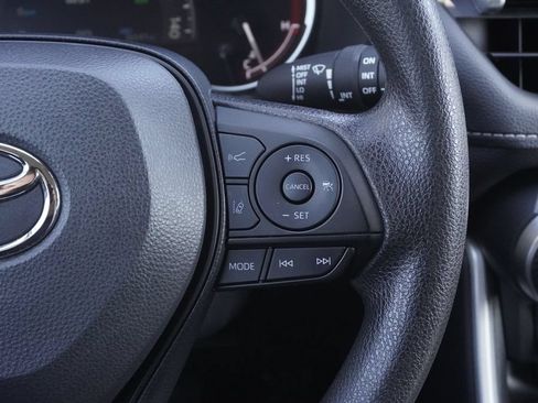 Used 2025 Toyota RAV4 XLE AWD/4WD image 13