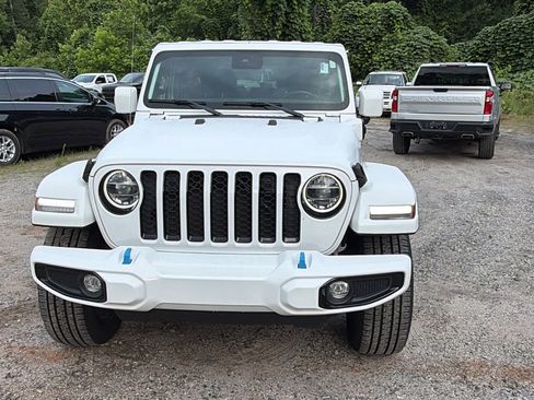 Used 2021 Jeep Wrangler Unlimited Sahara AWD/4WD image 3