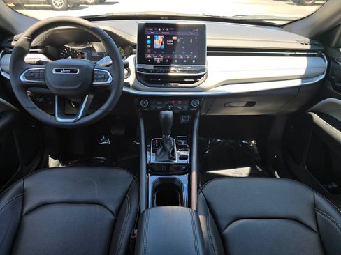 Used 2025 Jeep Compass Limited AWD/4WD image 5