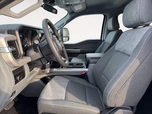 New 2026 Ford F250 XLT w/ FX4 Off-Road Package image 11