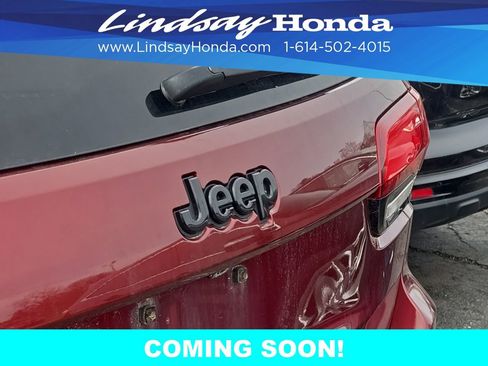 Used 2019 Jeep Grand Cherokee Altitude image 11