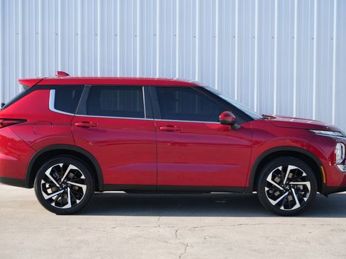 Used 2022 Mitsubishi Outlander SE image 49