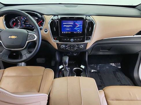 Used 2023 Chevrolet Traverse Premier FWD image 36