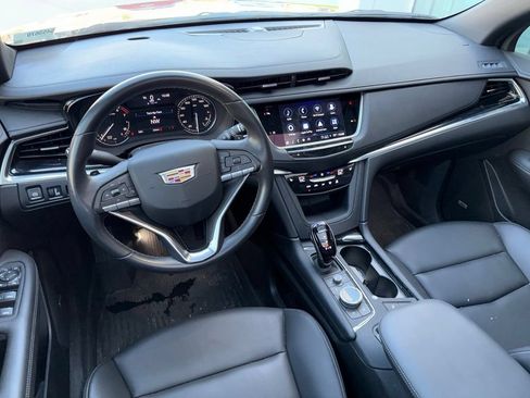 Used 2024 Cadillac XT6 Luxury w/ LPO, Floor Liner Package FWD image 5