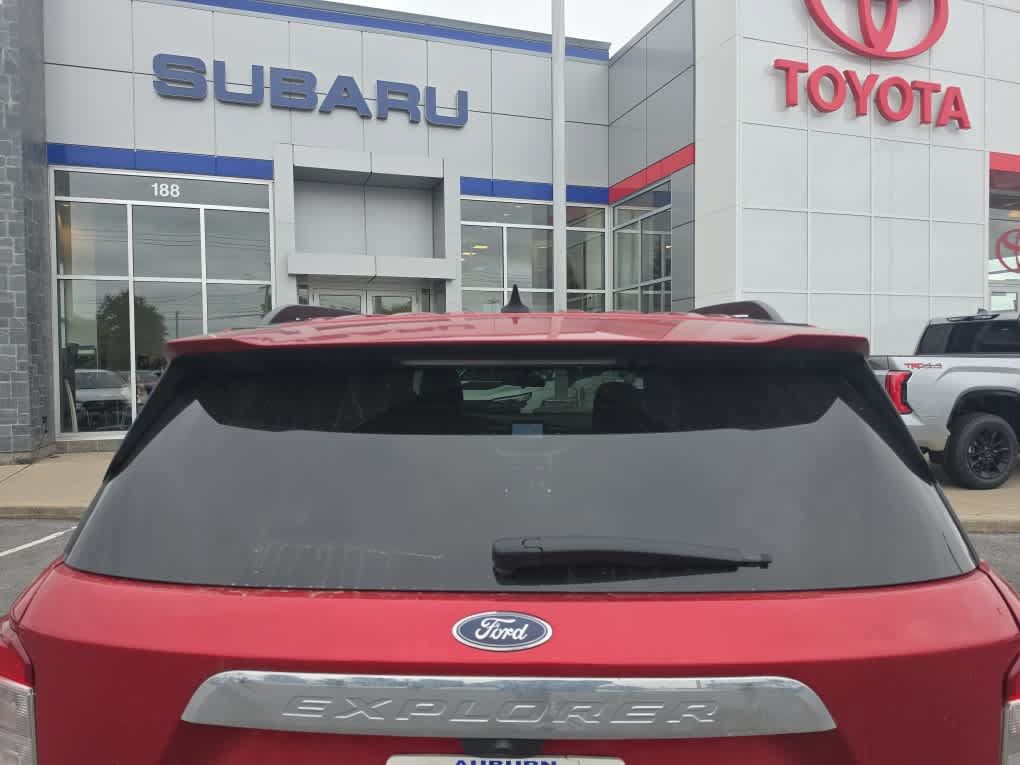 Used 2023 Ford Explorer XLT w/ Equipment Group 202A AWD/4WD image 5