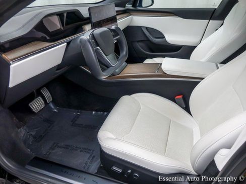 Used 2023 Tesla Model S REFRESH image 13