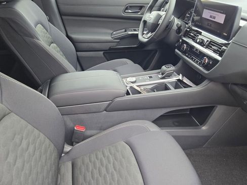 New 2026 Nissan Pathfinder SV image 6