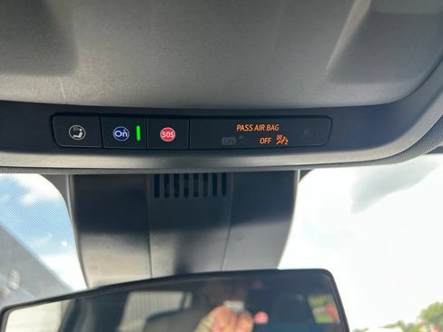 Used 2025 Chevrolet Tahoe LT RWD image 18