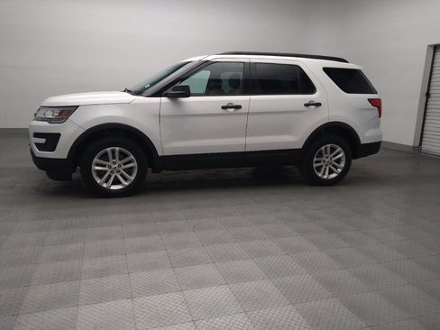 Used 2017 Ford Explorer 4WD image 2