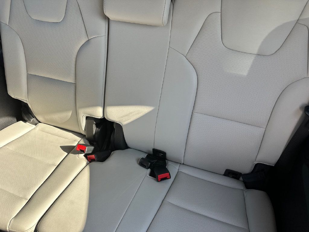 Certified 2025 Kia Telluride EX w/ EX Captain's Chair Package AWD/4WD image 21