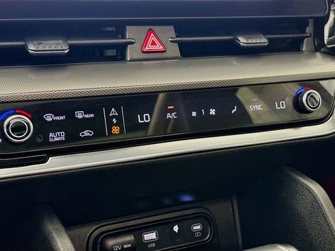 Used 2024 Kia Sportage SX image 16