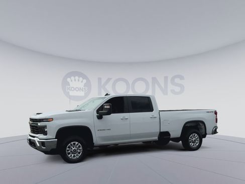 Used 2025 Chevrolet Silverado 2500 LT w/ Convenience Package image 8