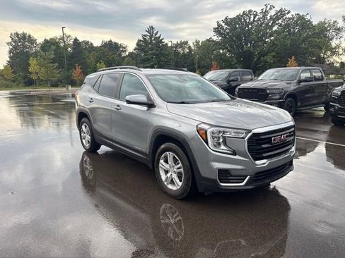 Used 2023 GMC Terrain SLE w/ Driver Convenience Package AWD/4WD image 7