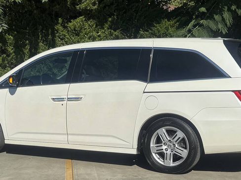 Used 2013 Honda Odyssey Touring Elite image 6