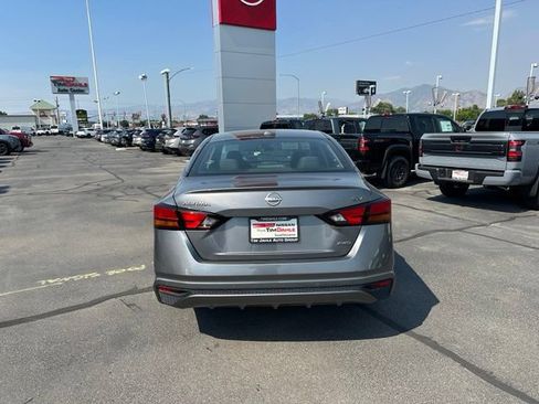 Used 2024 Nissan Altima 2.5 SV AWD/4WD image 10