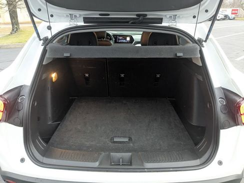 Used 2025 Chevrolet Trax LT w/ LT Convenience Package image 27