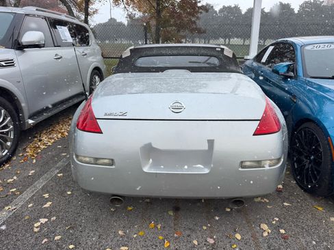 Used 2009 Nissan 350Z Touring image 6