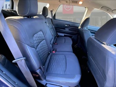 Used 2022 Nissan Pathfinder SV image 22