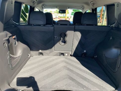 Used 2019 Jeep Renegade Trailhawk AWD/4WD image 12